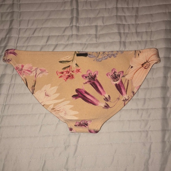 triangl Bikini Bottom Size Medium - Picture 2 of 3
